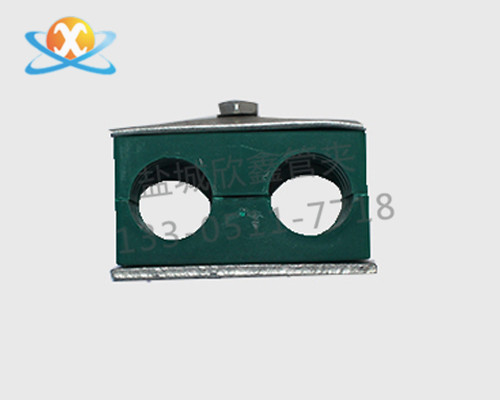 輕型雙聯管夾.jpg 輕型雙聯管夾.jpg